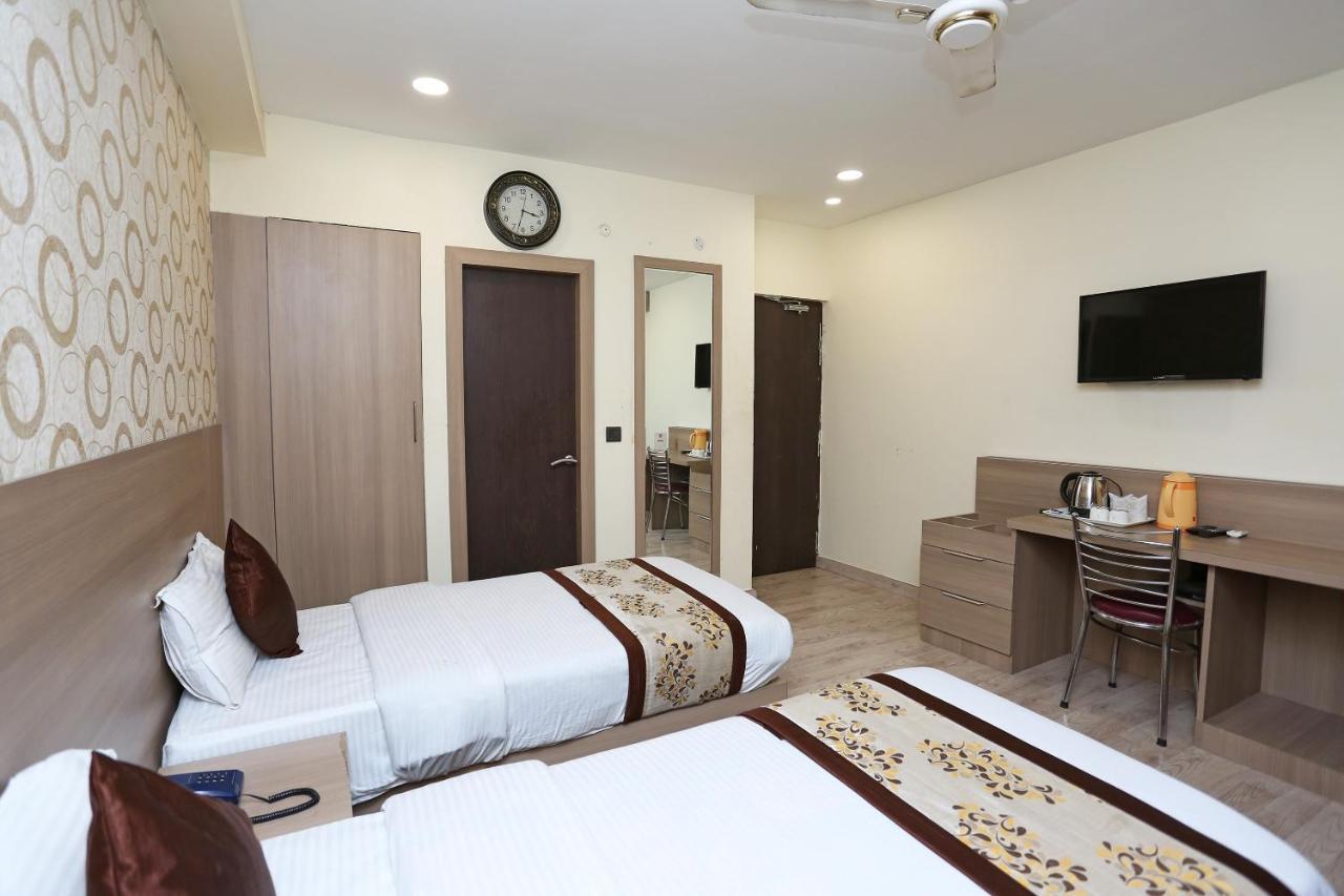 Capital O 5663 Gs Inn Chinhat Exterior foto