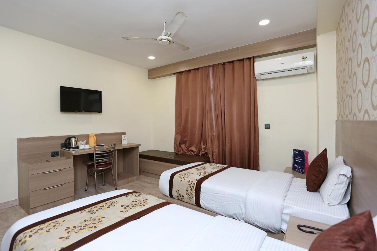 Capital O 5663 Gs Inn Chinhat Exterior foto