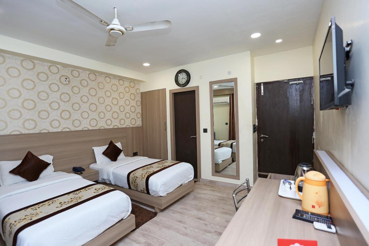 Capital O 5663 Gs Inn Chinhat Exterior foto