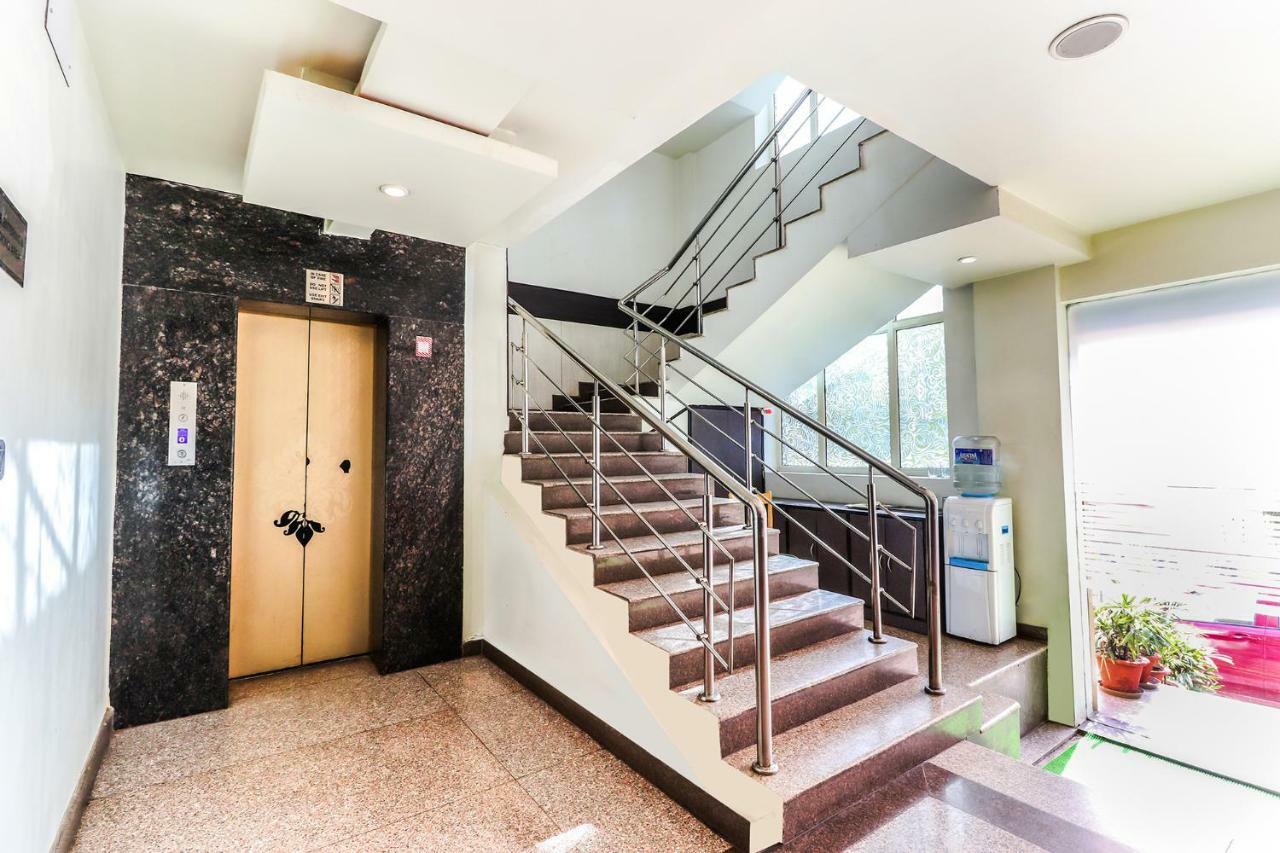 Capital O 5663 Gs Inn Chinhat Exterior foto